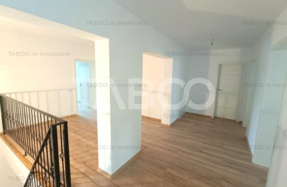 Casa 10 camere 390 mp utili - pe strada Calea Poplacii din Sibiu