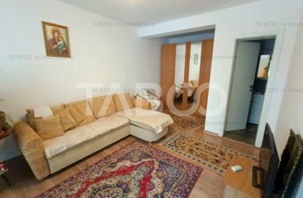 Casa 10 camere 390 mp utili - pe strada Calea Poplacii din Sibiu