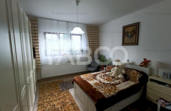 Casa 10 camere 390 mp utili - pe strada Calea Poplacii din Sibiu