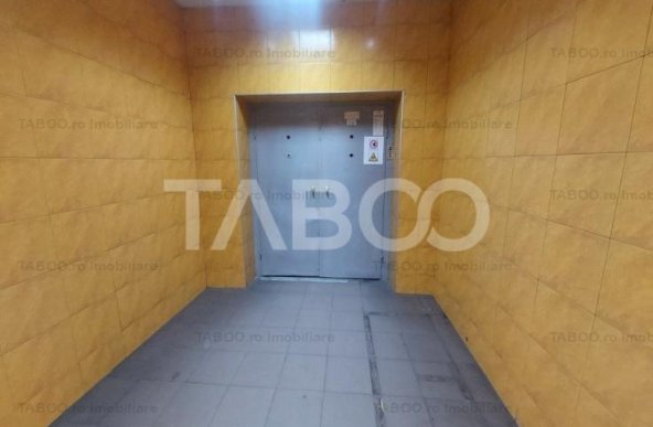 Spatiu comercial de inchiriat 6 incaperi 1300 mpu zona centrala Sibiu