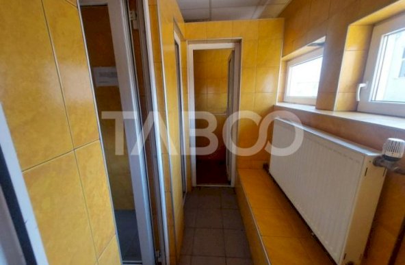 Spatiu comercial de inchiriat 6 incaperi 1300 mpu Sibiu zona centrala