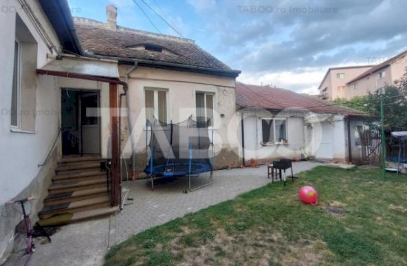 Casa de vanzare cu teren 763 mp si 5 camere 178 mpu zona Lupeni Sibiu