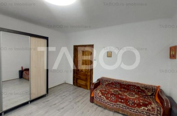 Casa de vanzare cu teren 763 mp si 5 camere 178 mpu zona Lupeni Sibiu