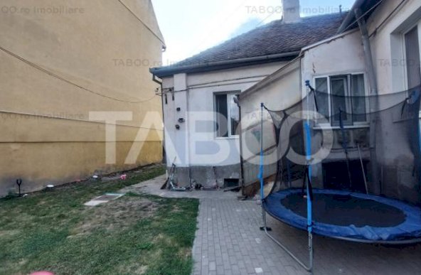 Casa de vanzare cu teren 763 mp si 5 camere 178 mpu zona Lupeni Sibiu