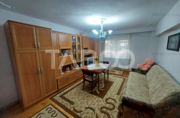 Apartament decomandat 83 mpu 4 camere 2 bai camara debara Central