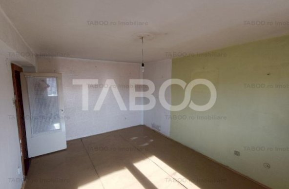 Apartament decomandat 3 camere 64 mp utili balcon uscatorie Alba Iulia