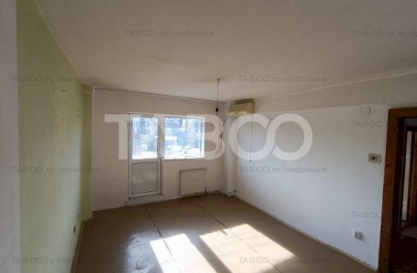 Apartament decomandat 3 camere 64 mp utili balcon uscatorie Alba Iulia