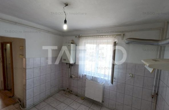 Apartament decomandat 3 camere 64 mp utili balcon uscatorie Alba Iulia