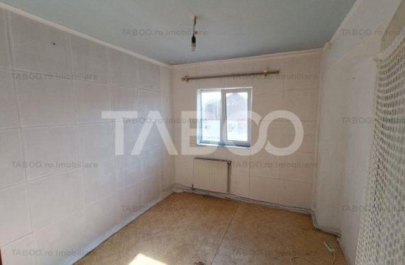 Apartament decomandat 3 camere 64 mp utili balcon uscatorie Alba Iulia