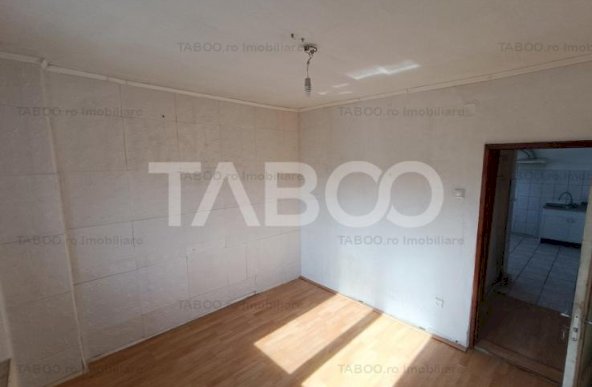 Apartament decomandat 3 camere 64 mp utili balcon uscatorie Alba Iulia