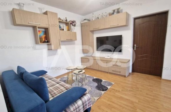 Apartament 3 camere cu 2 balcoane garaj parcare si curte Turnisor