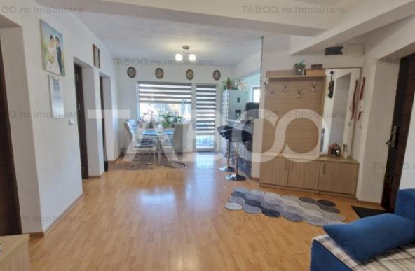 Apartament 3 camere cu 2 balcoane garaj parcare si curte Turnisor