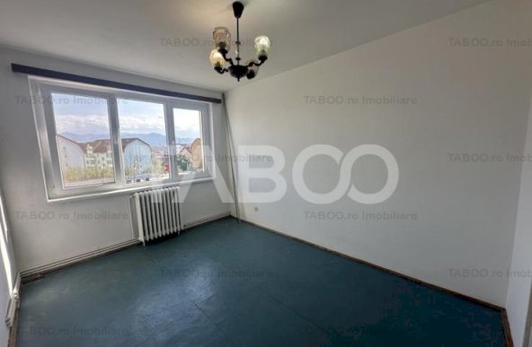 Apartament decomandat 65 mpu 3 camere pivnita balcon Siretului