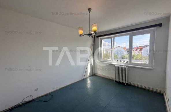 Apartament decomandat 65 mpu 3 camere pivnita balcon Siretului