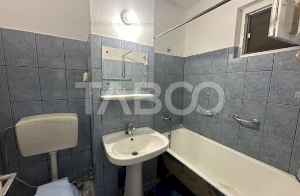 Apartament decomandat 65 mpu 3 camere pivnita balcon Siretului