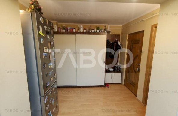 Apartament decomandat 2 camere 52 mp utili mobilat balcon Alba Iulia