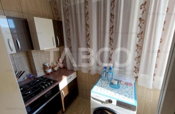 Apartament decomandat 2 camere 52 mp utili mobilat balcon Alba Iulia