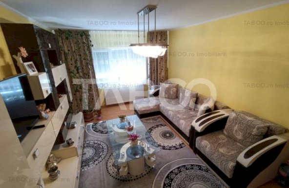 Apartament decomandat 2 camere 52 mp utili mobilat balcon Alba Iulia