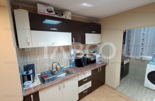 Apartament decomandat 2 camere 52 mp utili mobilat balcon Alba Iulia