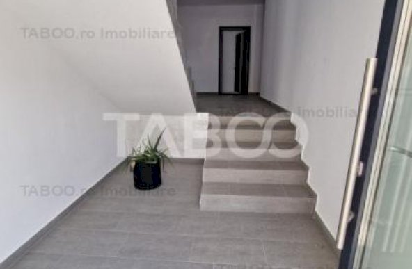 Apartament 60 mpu la CHEIE cu 3 camere balcon 18 mp pe Doamna Stanca