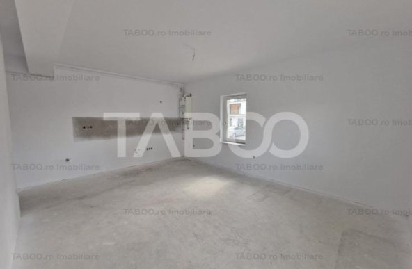 Apartament 60 mpu la CHEIE cu 3 camere balcon 18 mp pe Doamna Stanca