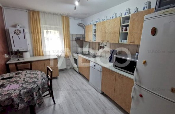 Apartament cu 3 camere 2 bai in zona Turnisor din Sibiu