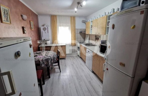 Apartament cu 3 camere 2 bai in zona Turnisor din Sibiu