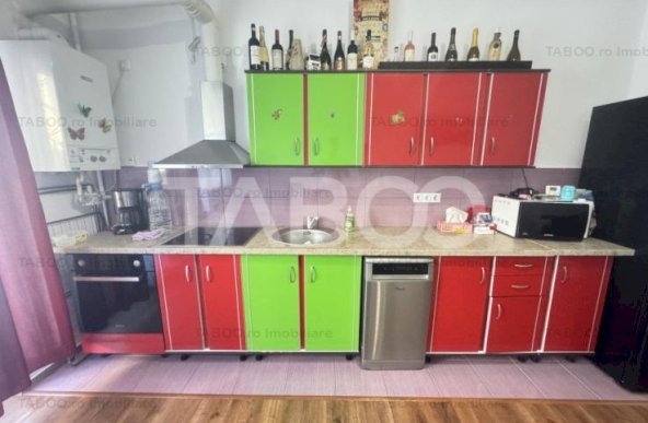 Apartament 3 camere decomandate balcon loc de parcare Str Distributiei