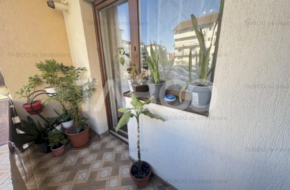 Apartament 3 camere decomandate balcon loc de parcare Str Distributiei