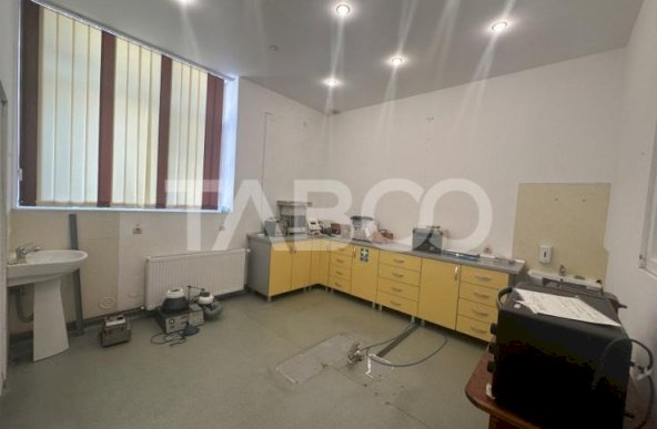 Spatiu Comercial 110 mp utili 5 camere 2 bai Orasul de Jos Sibiu