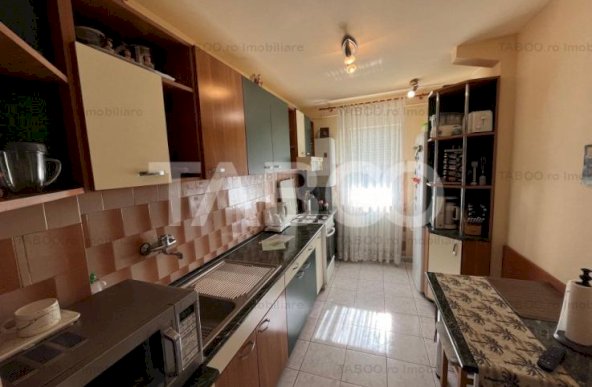 Apartament 3 camere decomandat cu vedere panoramica a orasului Sibiu