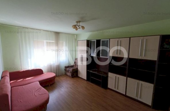 Apartament decomandat 3 camere 70 mpu mobilat etaj 3 Cetate Alba Iulia