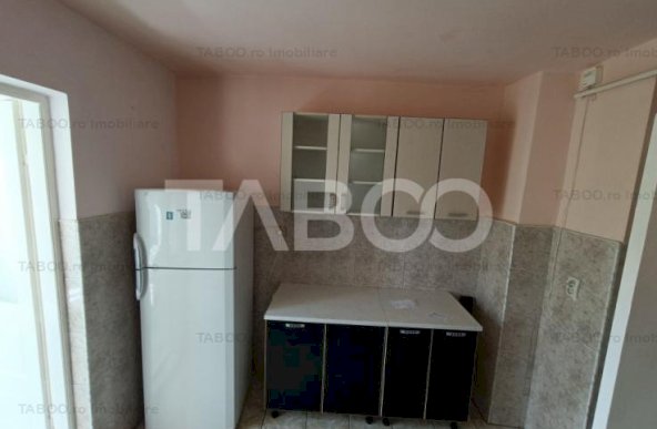 Apartament decomandat 3 camere 70 mpu mobilat etaj 3 Cetate Alba Iulia