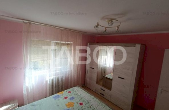 Apartament decomandat 3 camere 70 mpu mobilat etaj 3 Cetate Alba Iulia