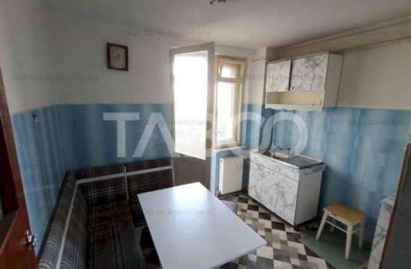 Apartament decomandat 3 camere 65mpu mobilat balcon pivnita Alba Iulia