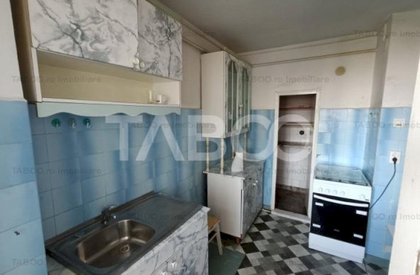 Apartament decomandat 3 camere 65mpu mobilat balcon pivnita Alba Iulia