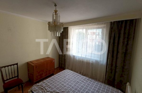 Apartament 3 camere 65mpu mobilat pivnita 2 balcoane etaj 2 Alba Iulia