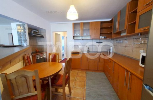 Apartament 3 camere 2 bai de inchiriat in zona Garii