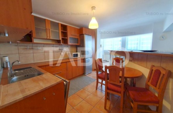 Apartament 3 camere 2 bai de inchiriat in zona Garii