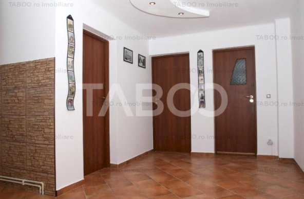 Apartament 3 camere decomandat 68 mp modern zona Siretului din Sibiu