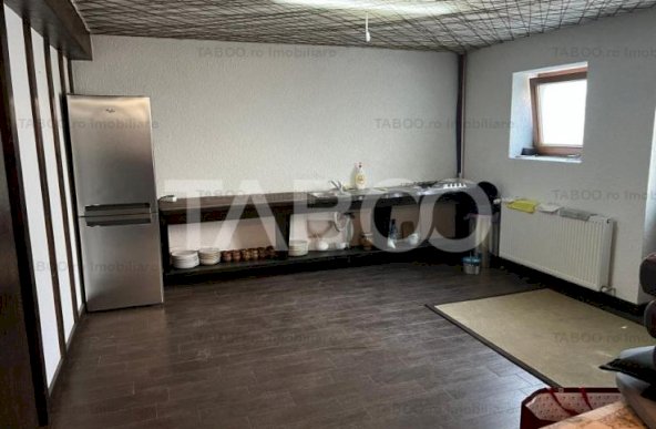 Apartament la vila in zona Calea Poplacii - teren de 150 mp liber