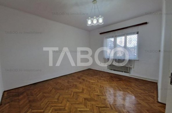 Oferta! Apartament 4 camere, birou si spatiu comercial central Sibiu