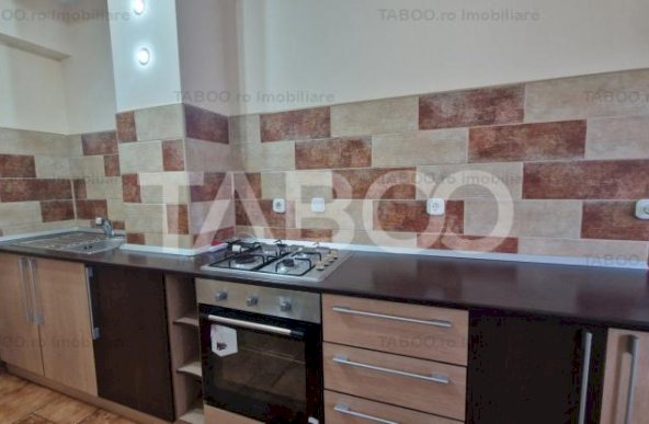 Apartament de închiriat 4 camere 2 bai parcare Strand Sibiu