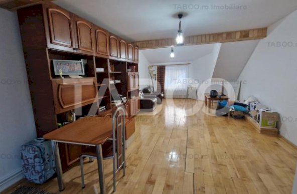 Casa de inchiriat 4 camere  si gradina in Cartierul Arhitectilor