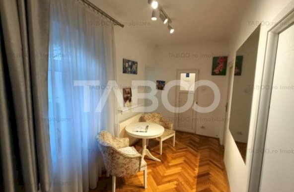 Apartament decomandat cu 2 camere si pod mansardabil - Centrul Istoric