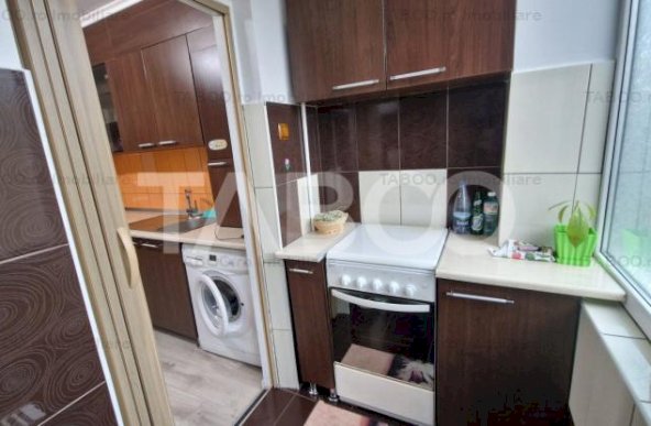 Apartament cu 2 camere calduros si spatios de vanzare in Vasile Aaron