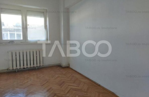 Apartament 65 mp 3 camere decomandate 2 bai pivnita zona Siretului