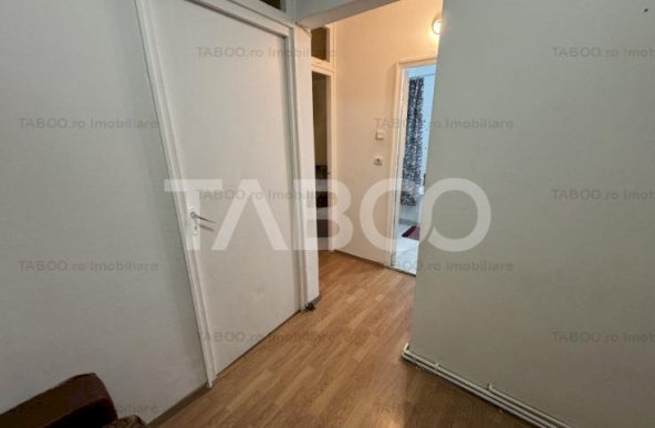 Apartament decomandat cu 3 camere si pivnita Vasile Aaron Sibiu