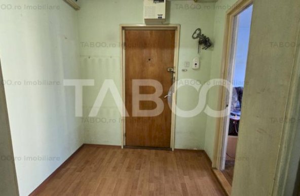 Apartament etaj 1 cu lift 60 mp cu balcon si pivnita pe Mihai Viteazul