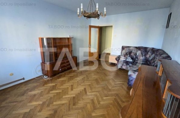 Apartament etaj 1 cu lift 60 mp cu balcon si pivnita pe Mihai Viteazul